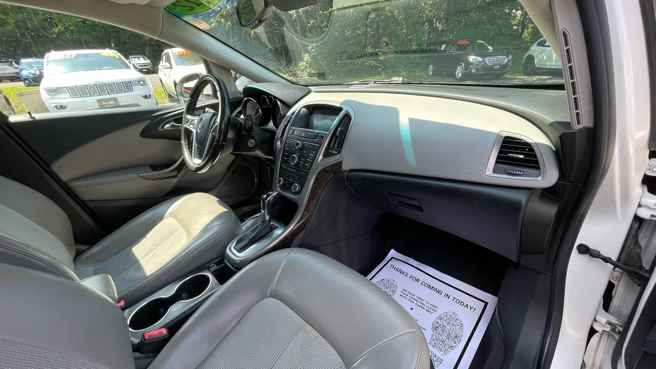 Buick Verano Base 2012