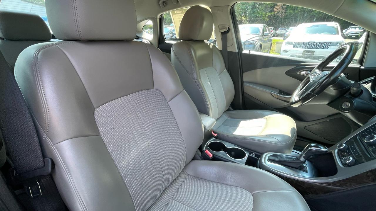 Buick Verano Base 2012