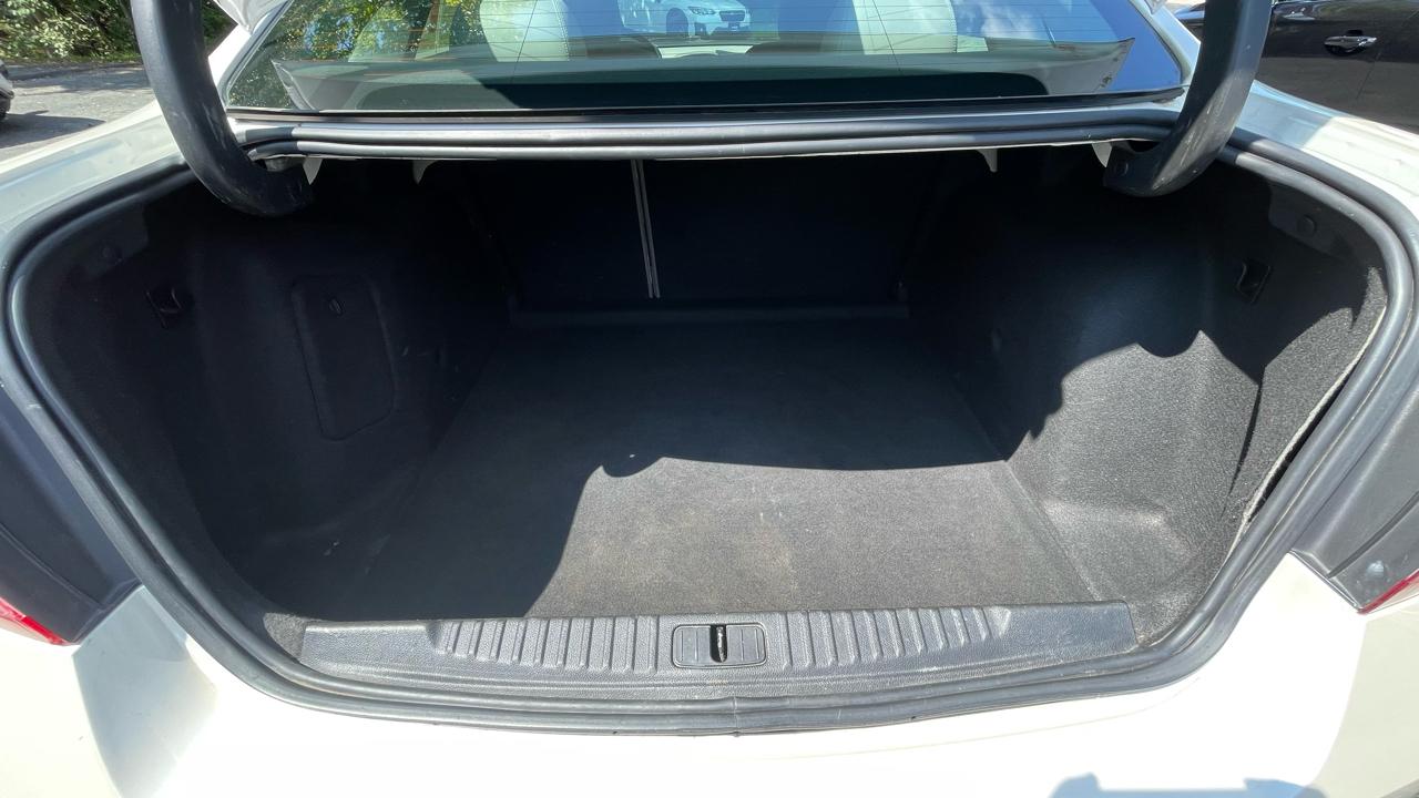Buick Verano Base 2012