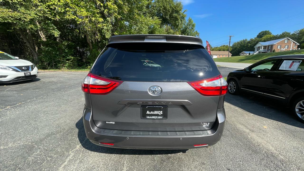 Toyota Sienna XLE 7-Passenger AWD 2017