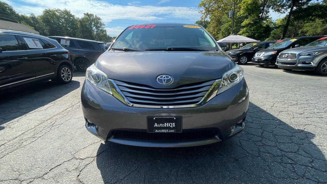 Toyota Sienna XLE 7-Passenger AWD 2017