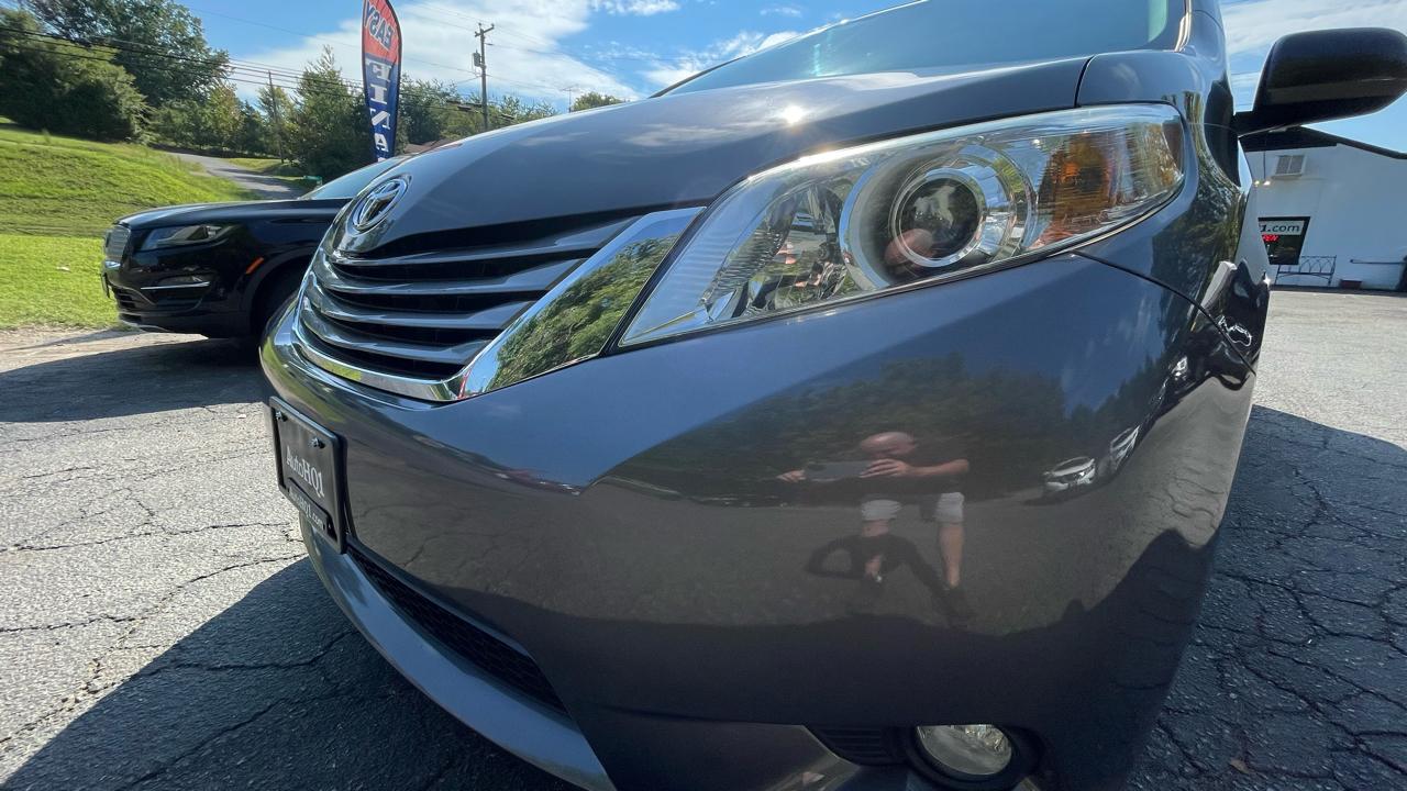 Toyota Sienna XLE 7-Passenger AWD 2017
