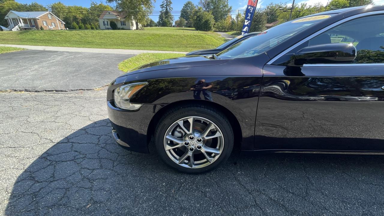 Nissan Maxima S 2012