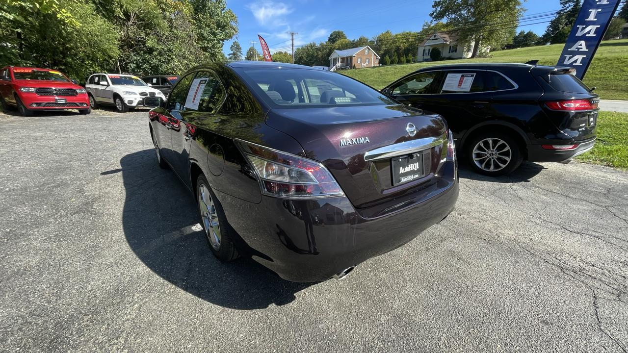 Nissan Maxima S 2012