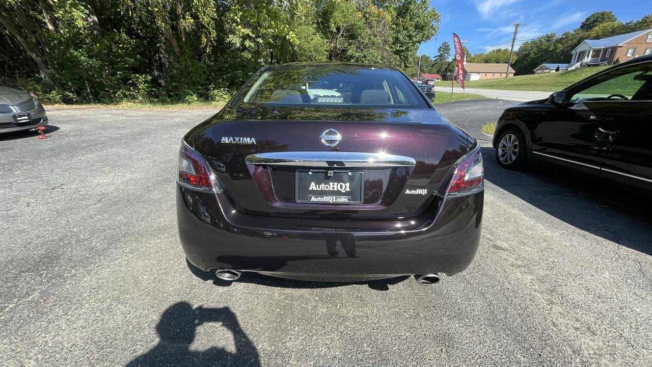 Nissan Maxima S 2012