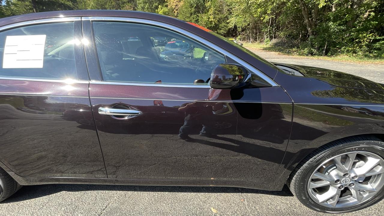 Nissan Maxima S 2012