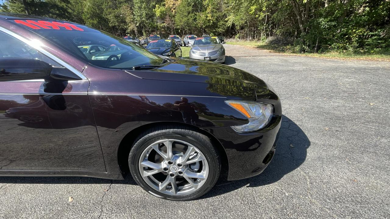 Nissan Maxima S 2012
