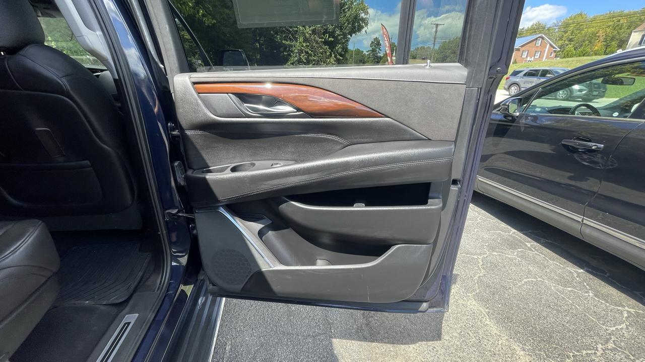 Cadillac Escalade ESV Luxury 4WD 2018