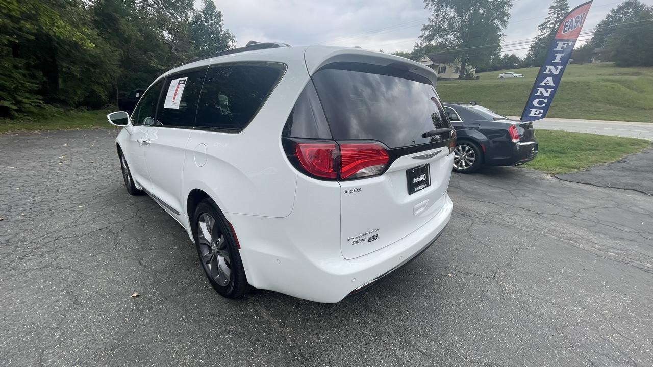 Chrysler Pacifica Limited 2020