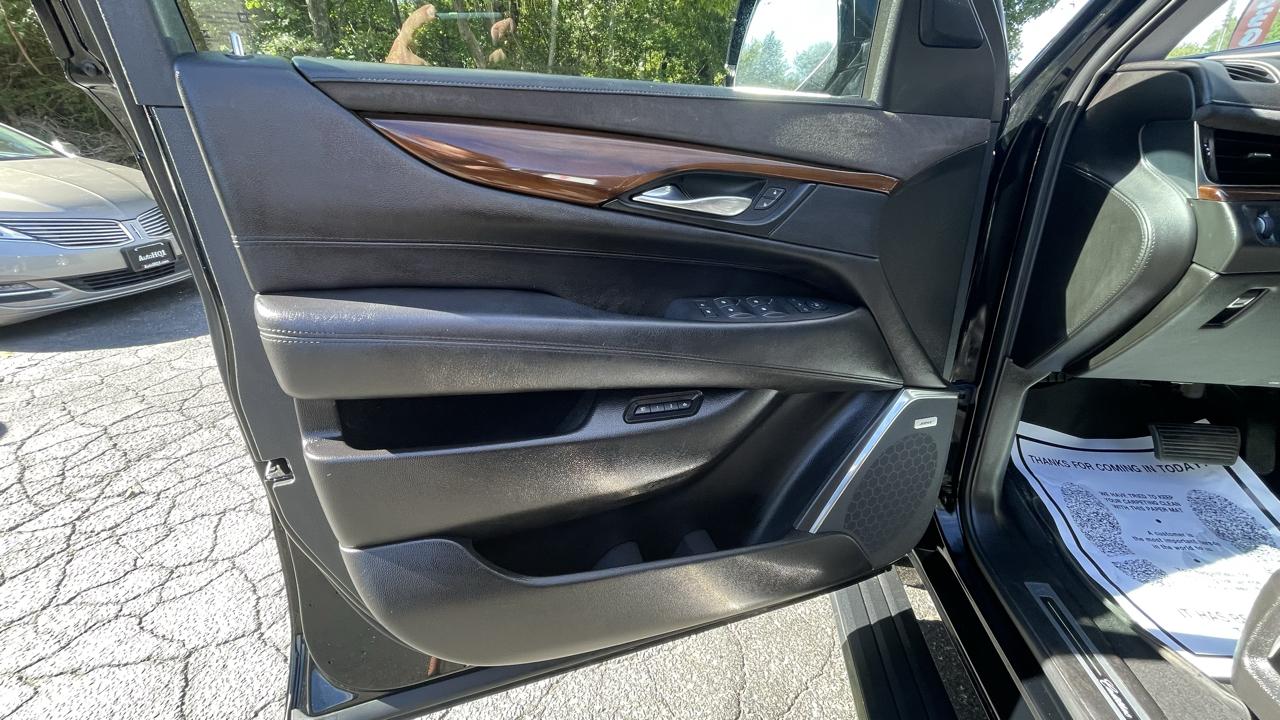 Cadillac Escalade ESV Premium 4WD 2016
