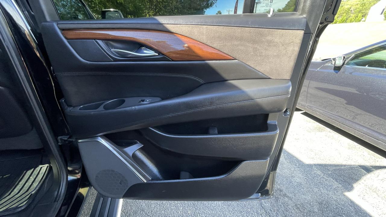 Cadillac Escalade ESV Premium 4WD 2016
