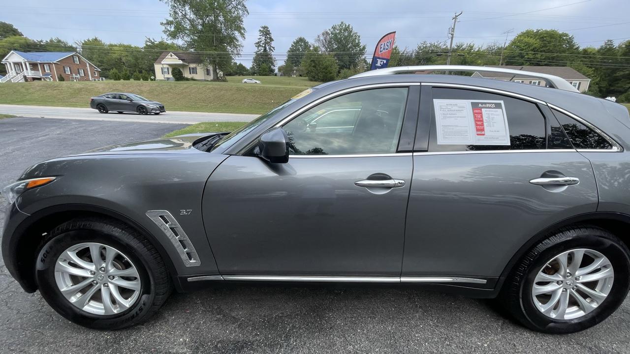 Infiniti QX70 Base AWD 2017