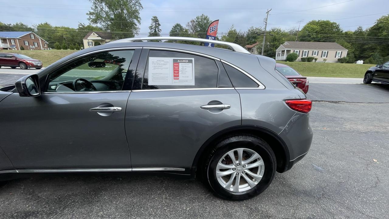 Infiniti QX70 Base AWD 2017