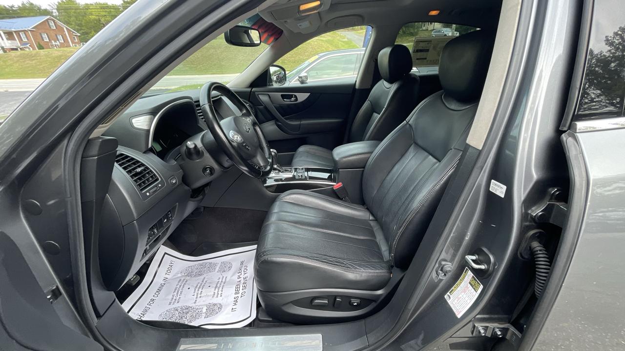 Infiniti QX70 Base AWD 2017