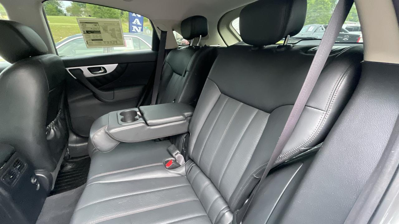 Infiniti QX70 Base AWD 2017