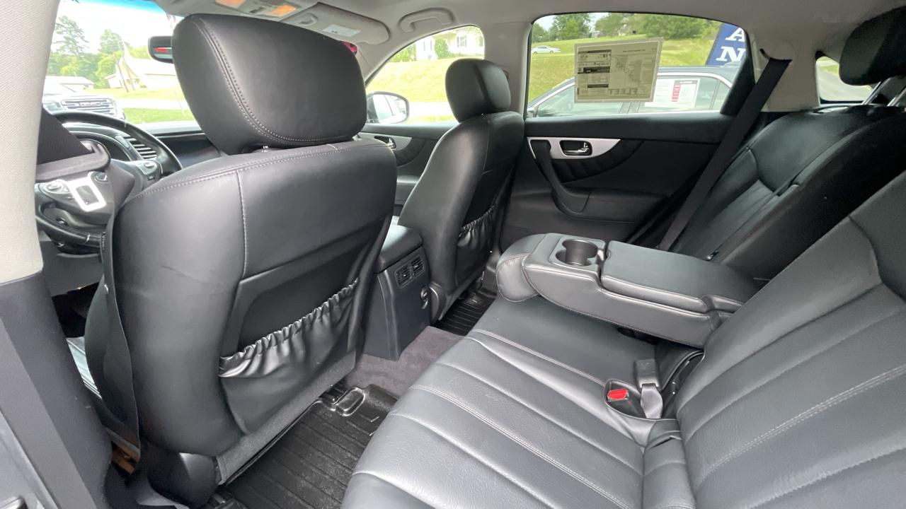 Infiniti QX70 Base AWD 2017