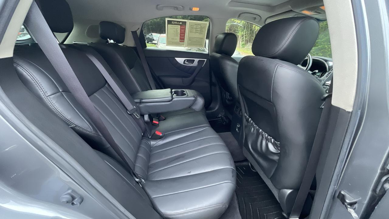 Infiniti QX70 Base AWD 2017
