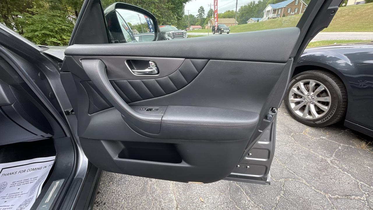 Infiniti QX70 Base AWD 2017
