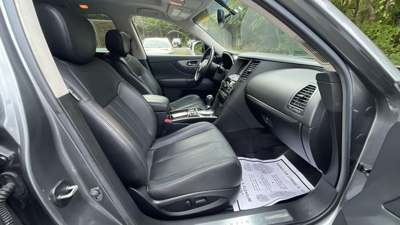 Infiniti QX70 Base AWD 2017