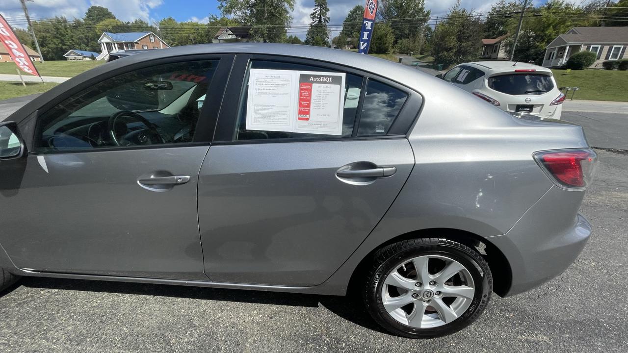 Mazda MAZDA3 i Touring 4-door 2011