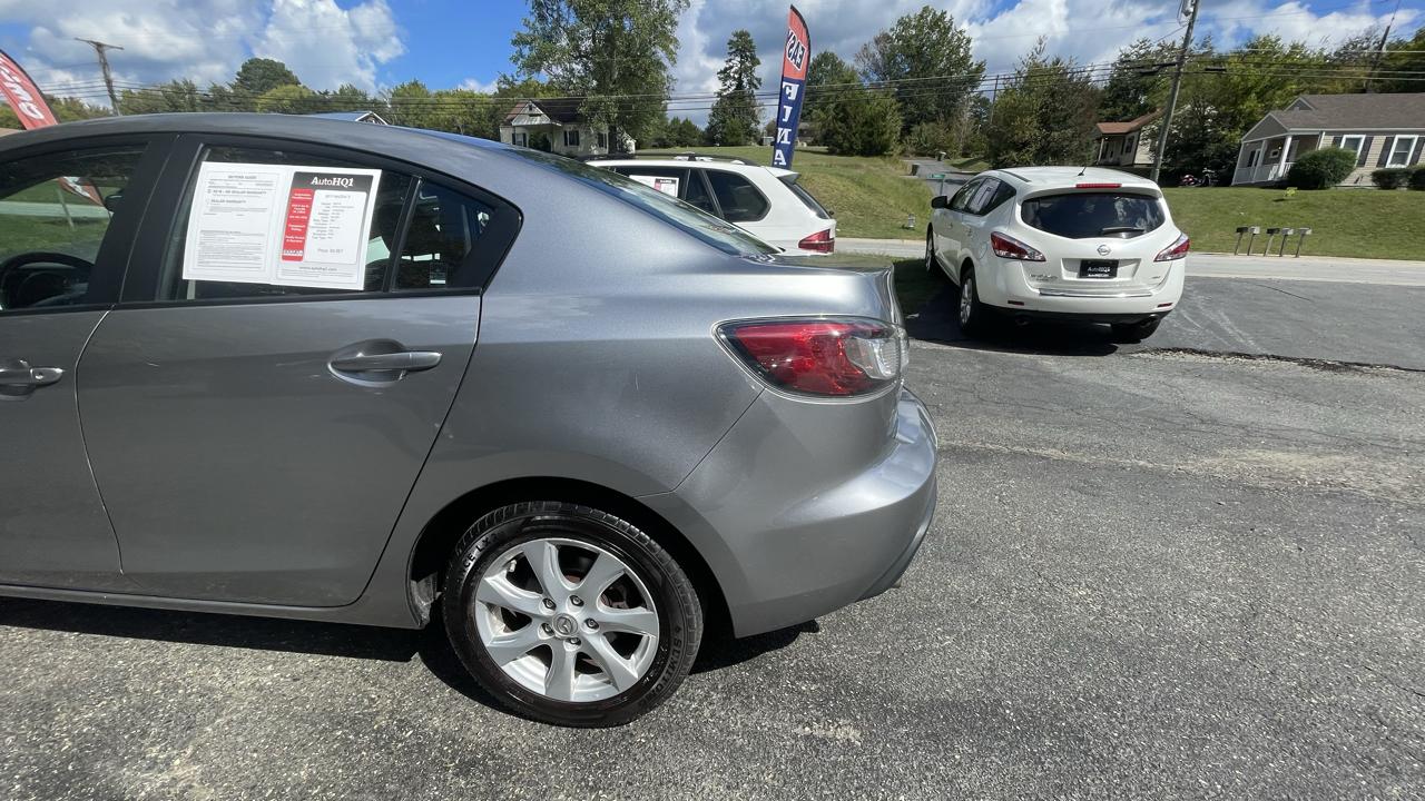 Mazda MAZDA3 i Touring 4-door 2011