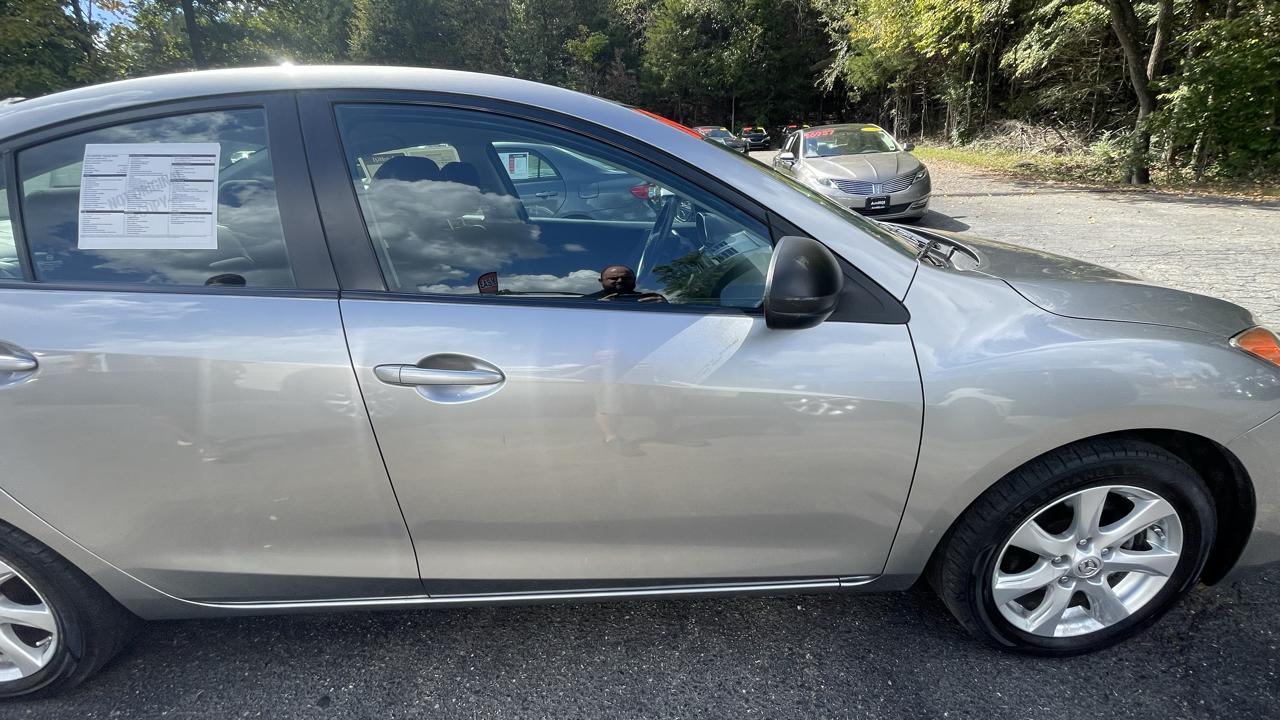 Mazda MAZDA3 i Touring 4-door 2011