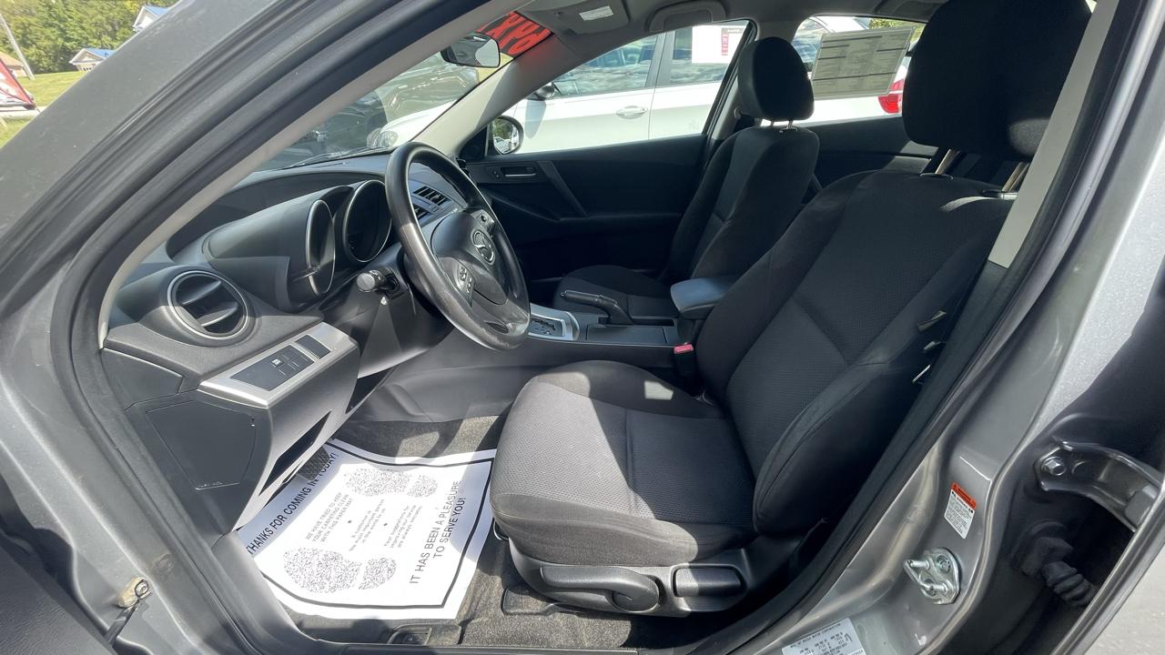 Mazda MAZDA3 i Touring 4-door 2011