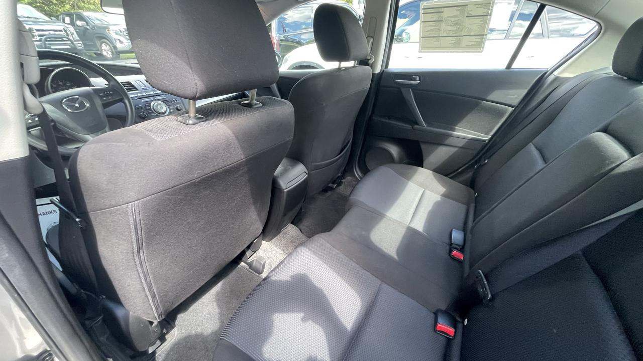 Mazda MAZDA3 i Touring 4-door 2011