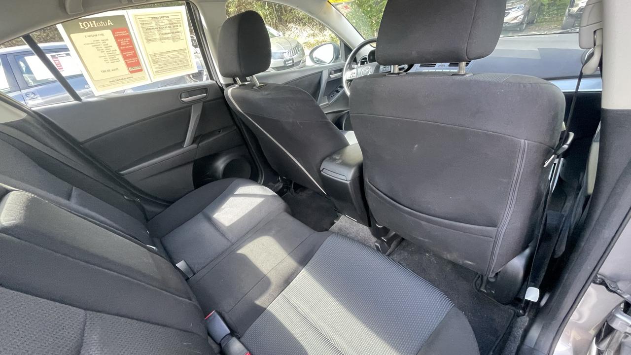 Mazda MAZDA3 i Touring 4-door 2011
