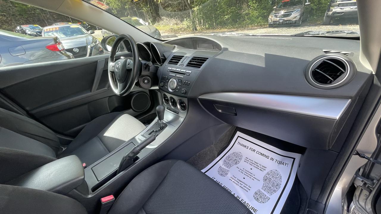 Mazda MAZDA3 i Touring 4-door 2011