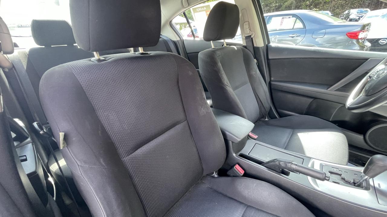 Mazda MAZDA3 i Touring 4-door 2011
