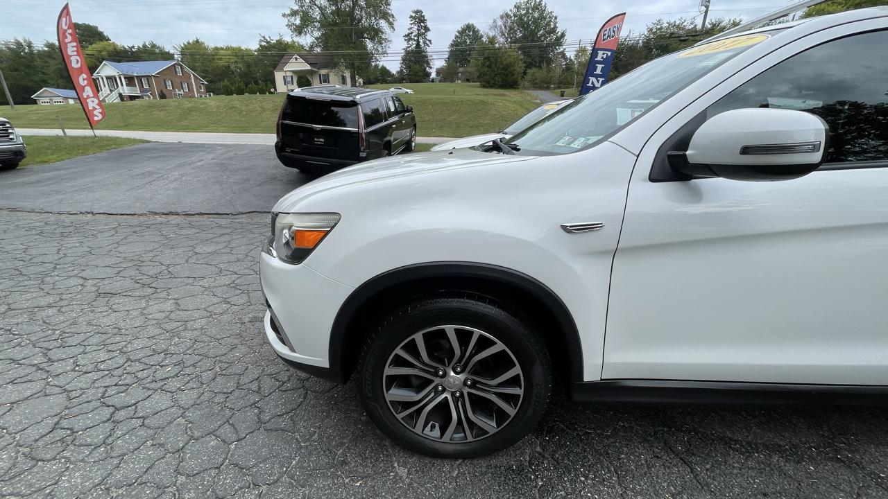 Mitsubishi Outlander Sport 2.0 ES 4WD CVT 2017