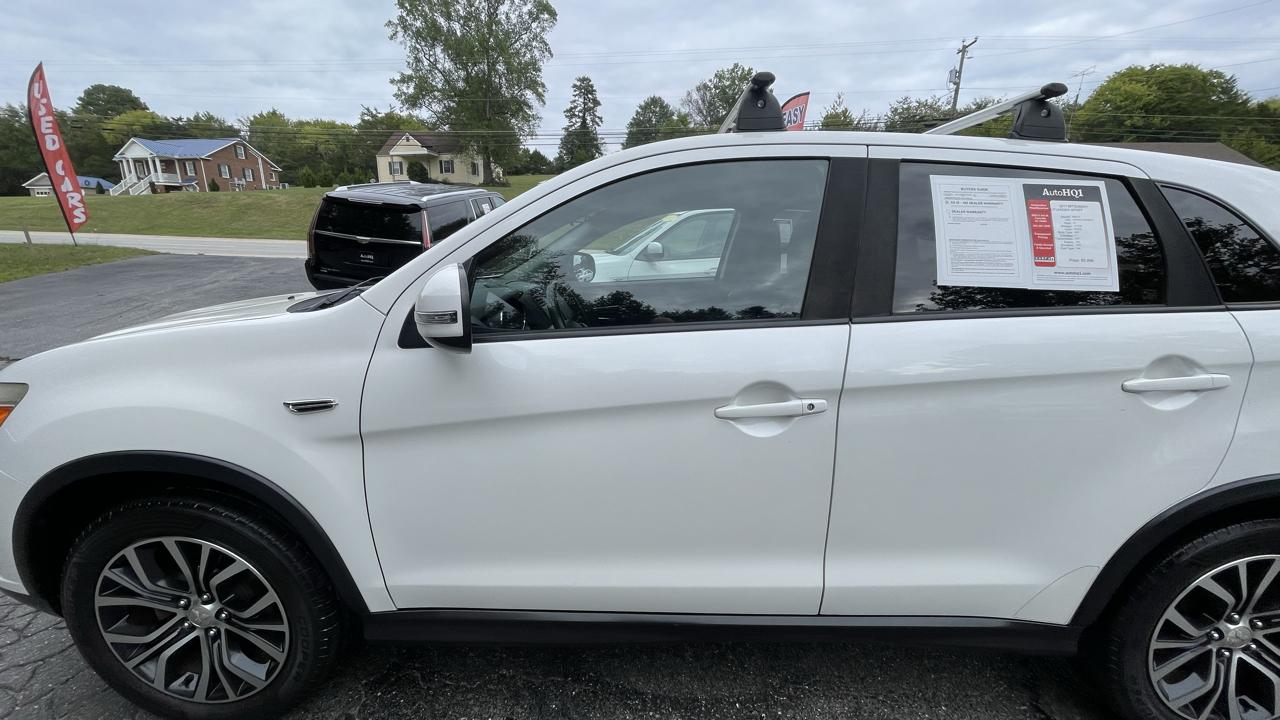 Mitsubishi Outlander Sport 2.0 ES 4WD CVT 2017