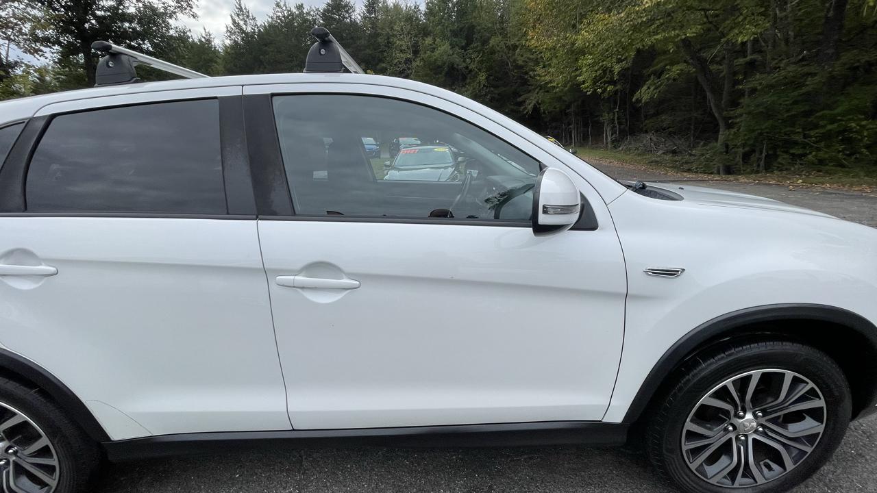 Mitsubishi Outlander Sport 2.0 ES 4WD CVT 2017