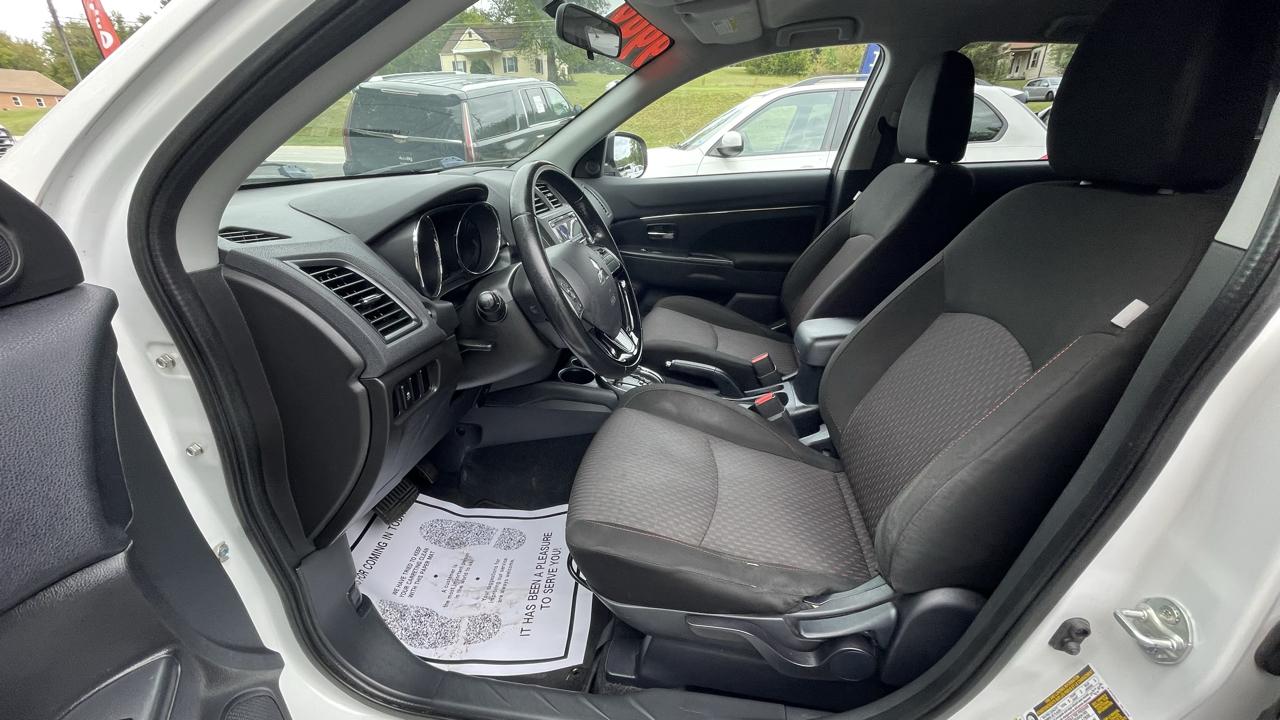 Mitsubishi Outlander Sport 2.0 ES 4WD CVT 2017