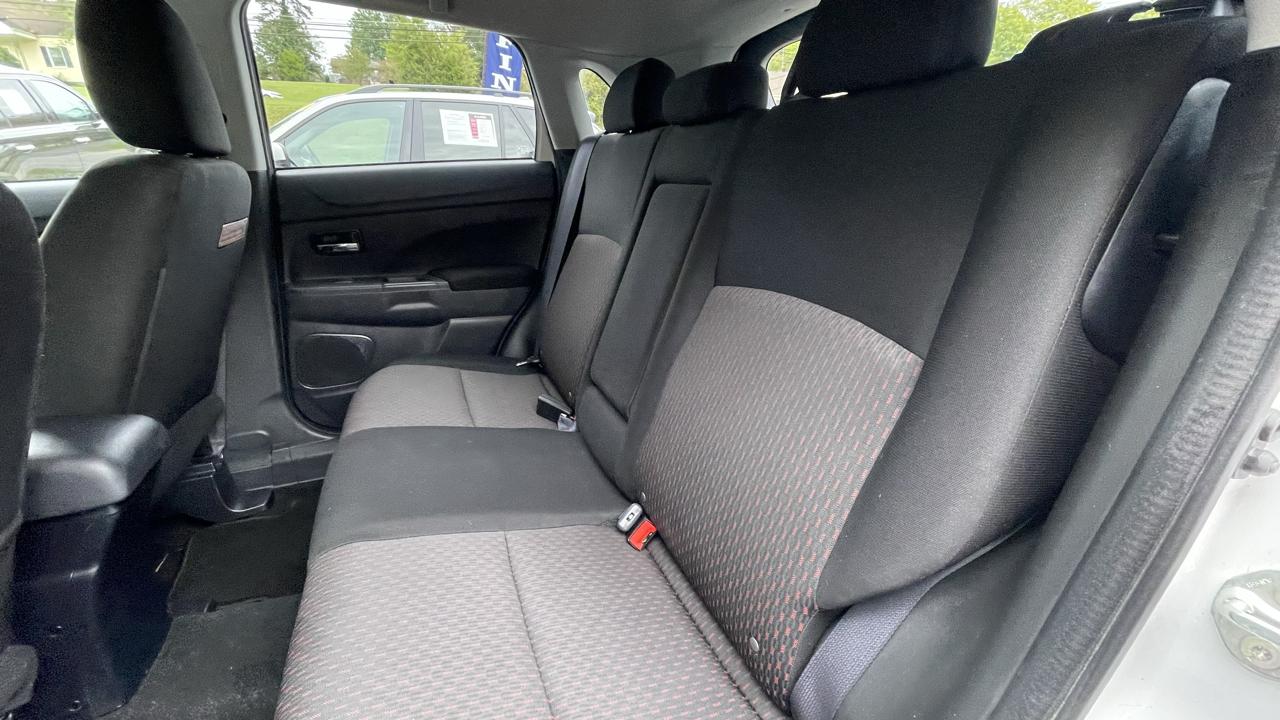 Mitsubishi Outlander Sport 2.0 ES 4WD CVT 2017