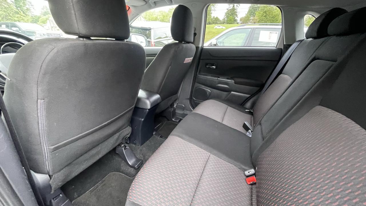 Mitsubishi Outlander Sport 2.0 ES 4WD CVT 2017