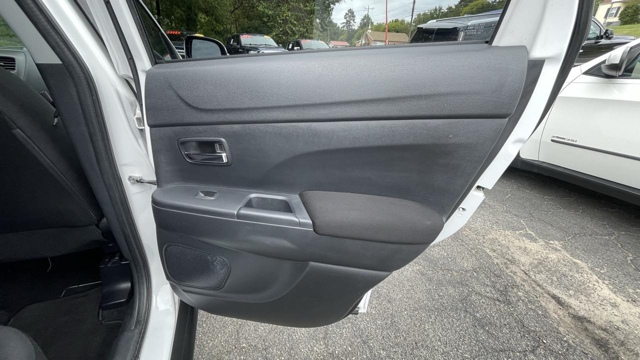 Mitsubishi Outlander Sport 2.0 ES 4WD CVT 2017