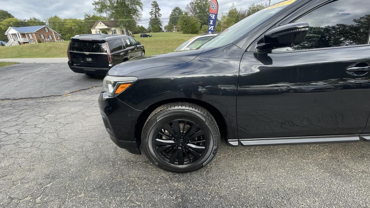 Nissan Pathfinder SL 4WD 2017