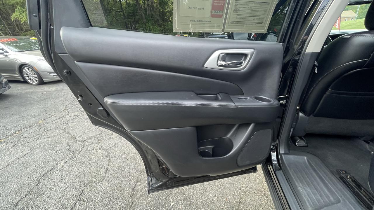 Nissan Pathfinder SL 4WD 2017