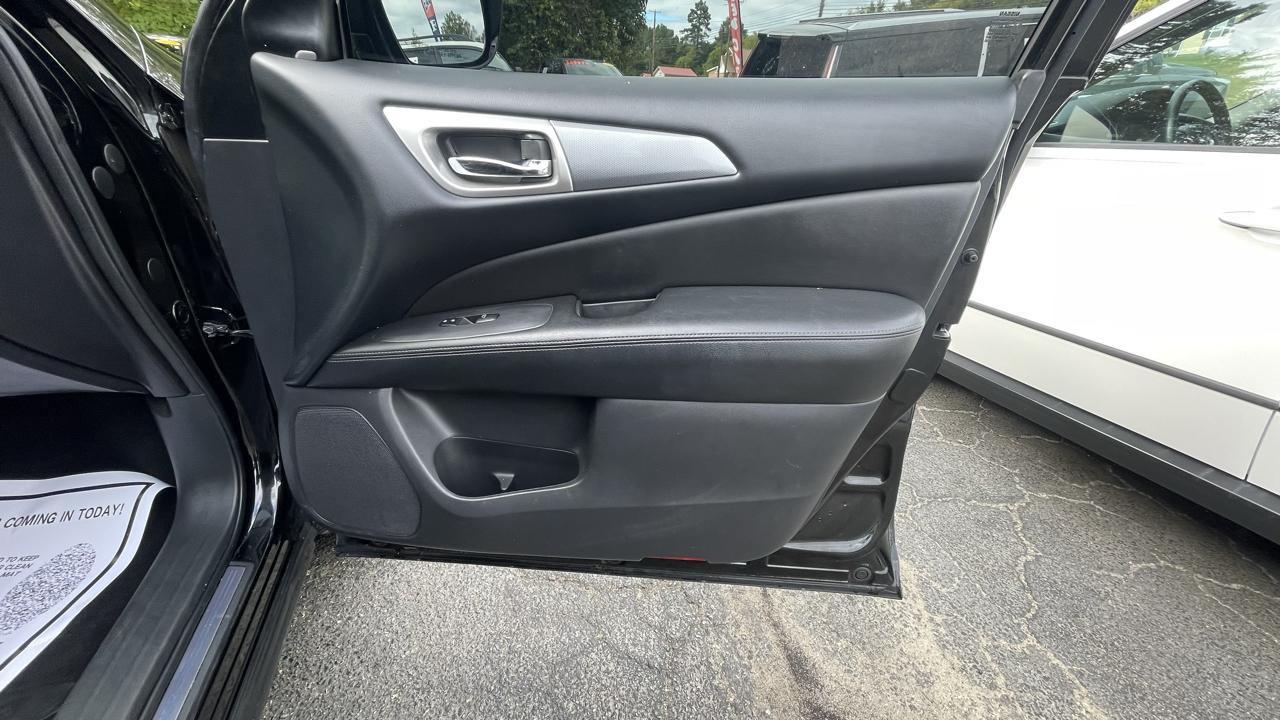 Nissan Pathfinder SL 4WD 2017