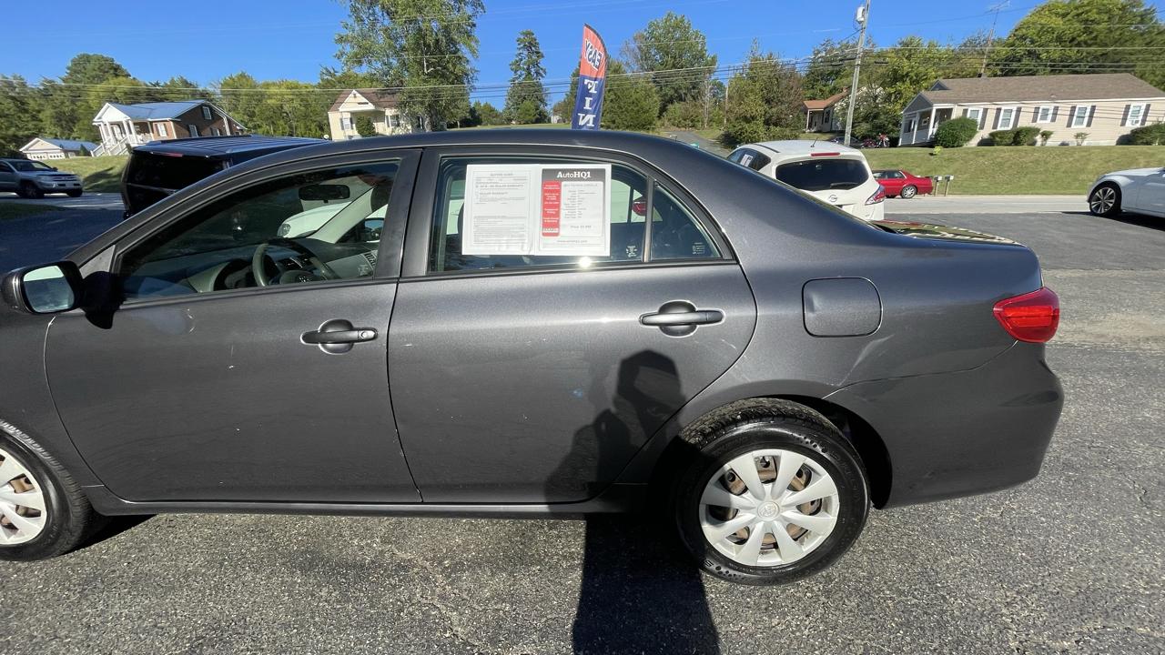 Toyota Corolla LE 4-Speed AT 2011