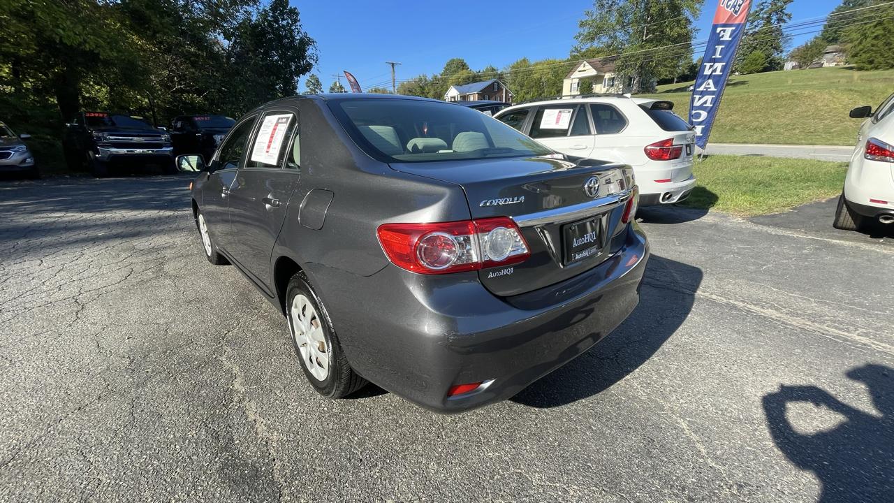 Toyota Corolla LE 4-Speed AT 2011