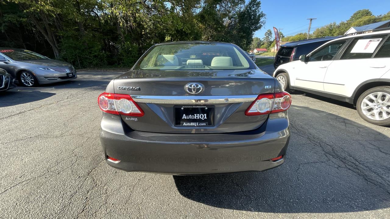 Toyota Corolla LE 4-Speed AT 2011