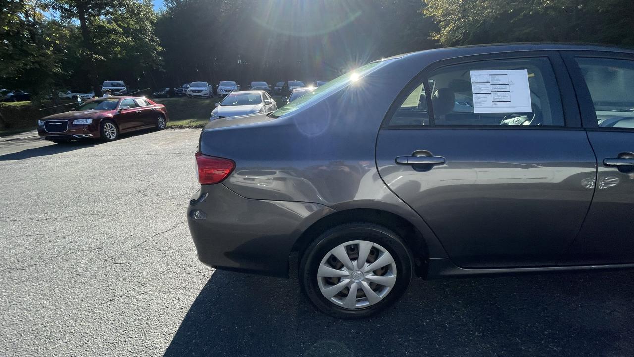 Toyota Corolla LE 4-Speed AT 2011