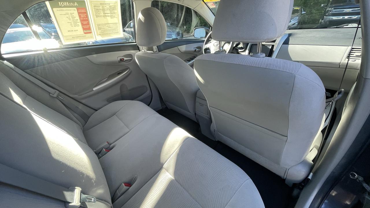 Toyota Corolla LE 4-Speed AT 2011