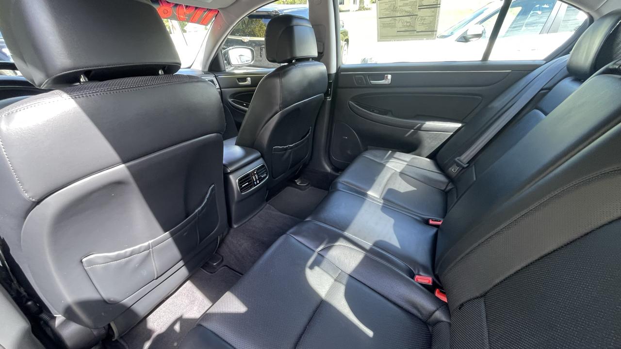 Hyundai Genesis 4.6L 2012