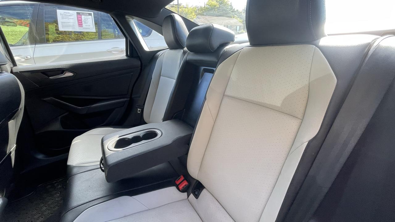 Volkswagen Jetta 1.4T R-Line 8A 2019