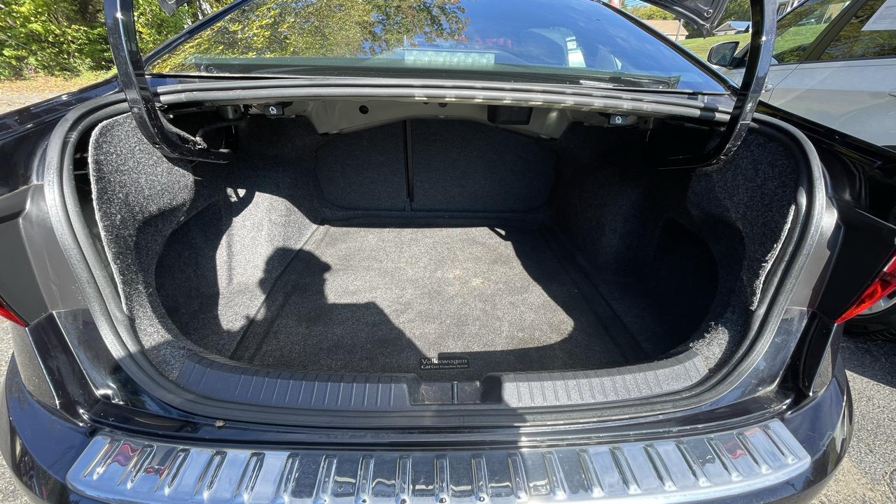 Volkswagen Jetta 1.4T R-Line 8A 2019