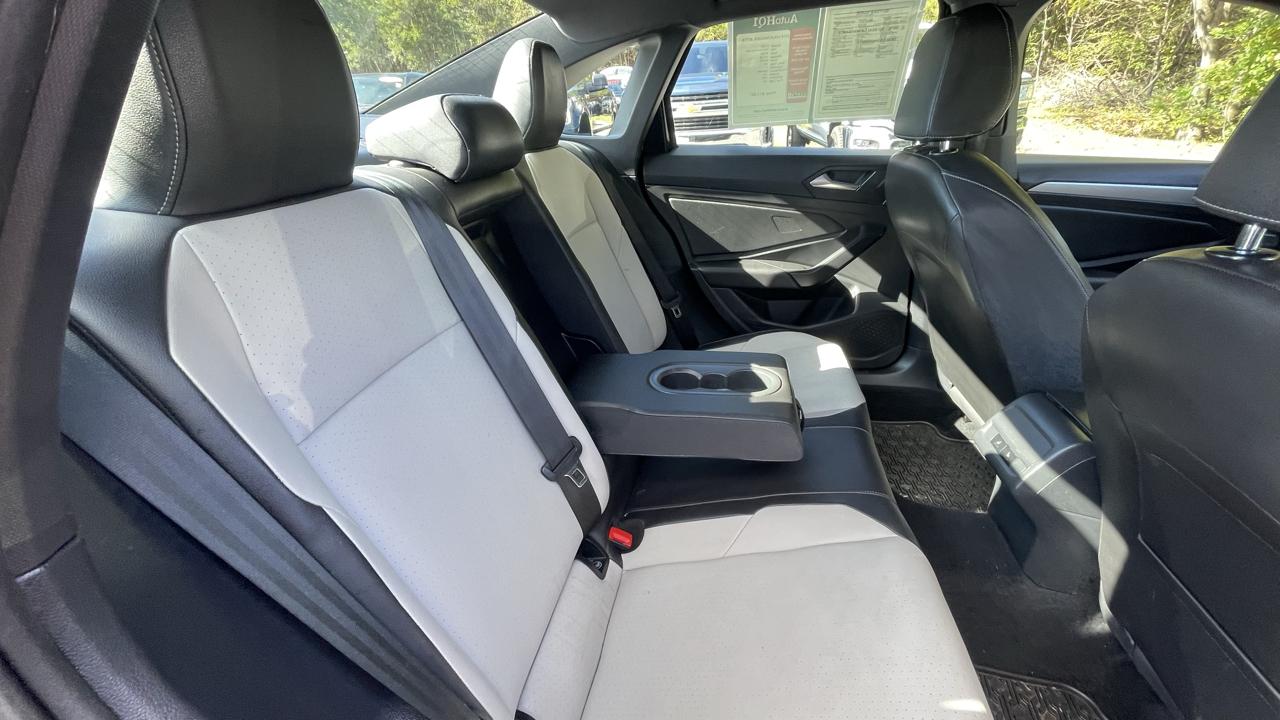 Volkswagen Jetta 1.4T R-Line 8A 2019